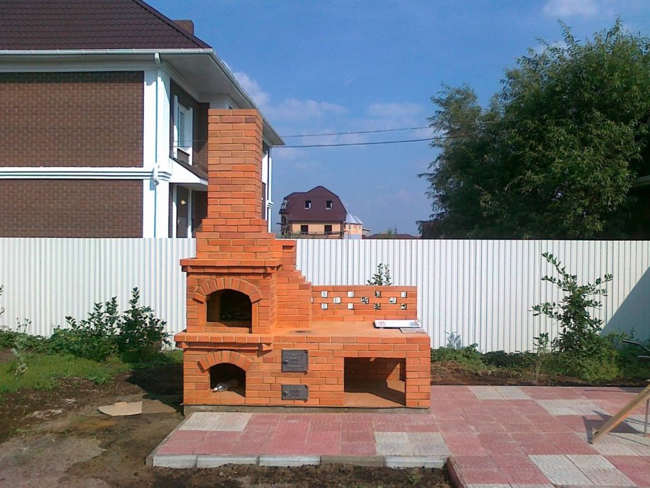 Барбекю для дачи из кирпича