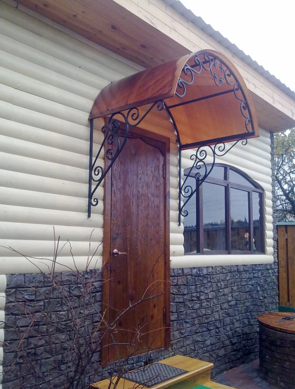 Козырек для крыльца