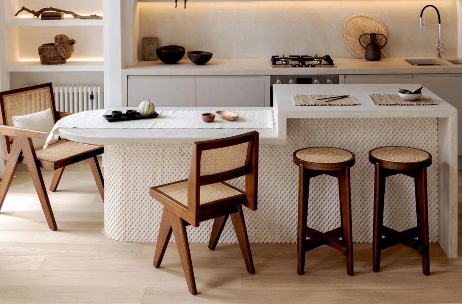 W59xd54xh68 (Seat h45) cm West Elm Canto Dining Table