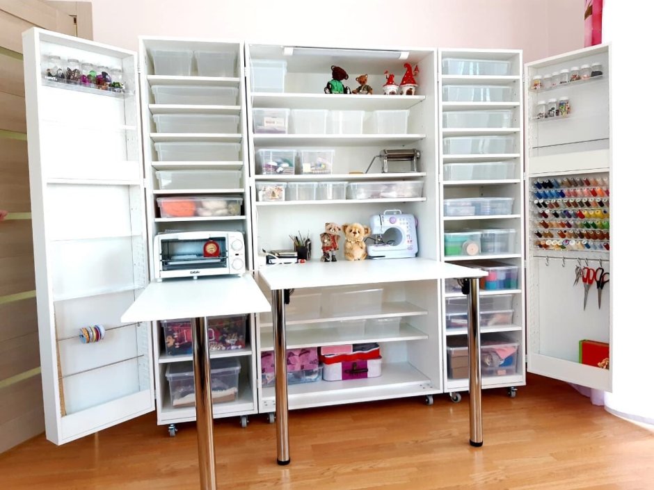 Стол для шитья в шкафу купе