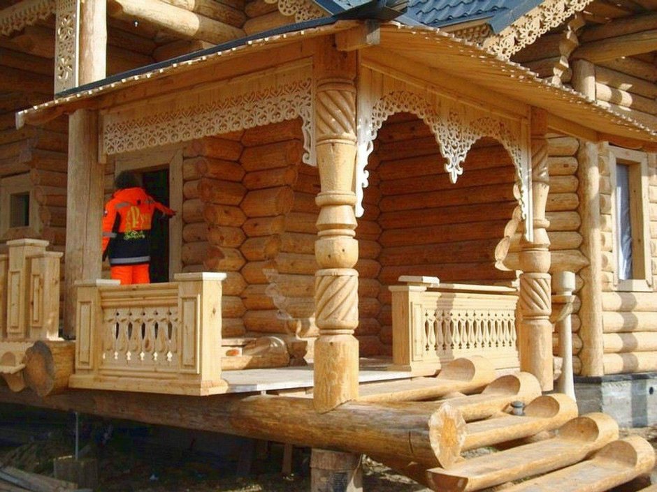 Резное крыльцо