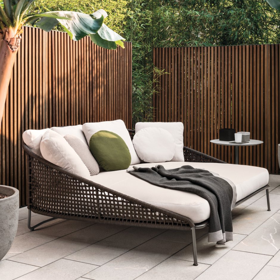 Minotti кушетка уличная
