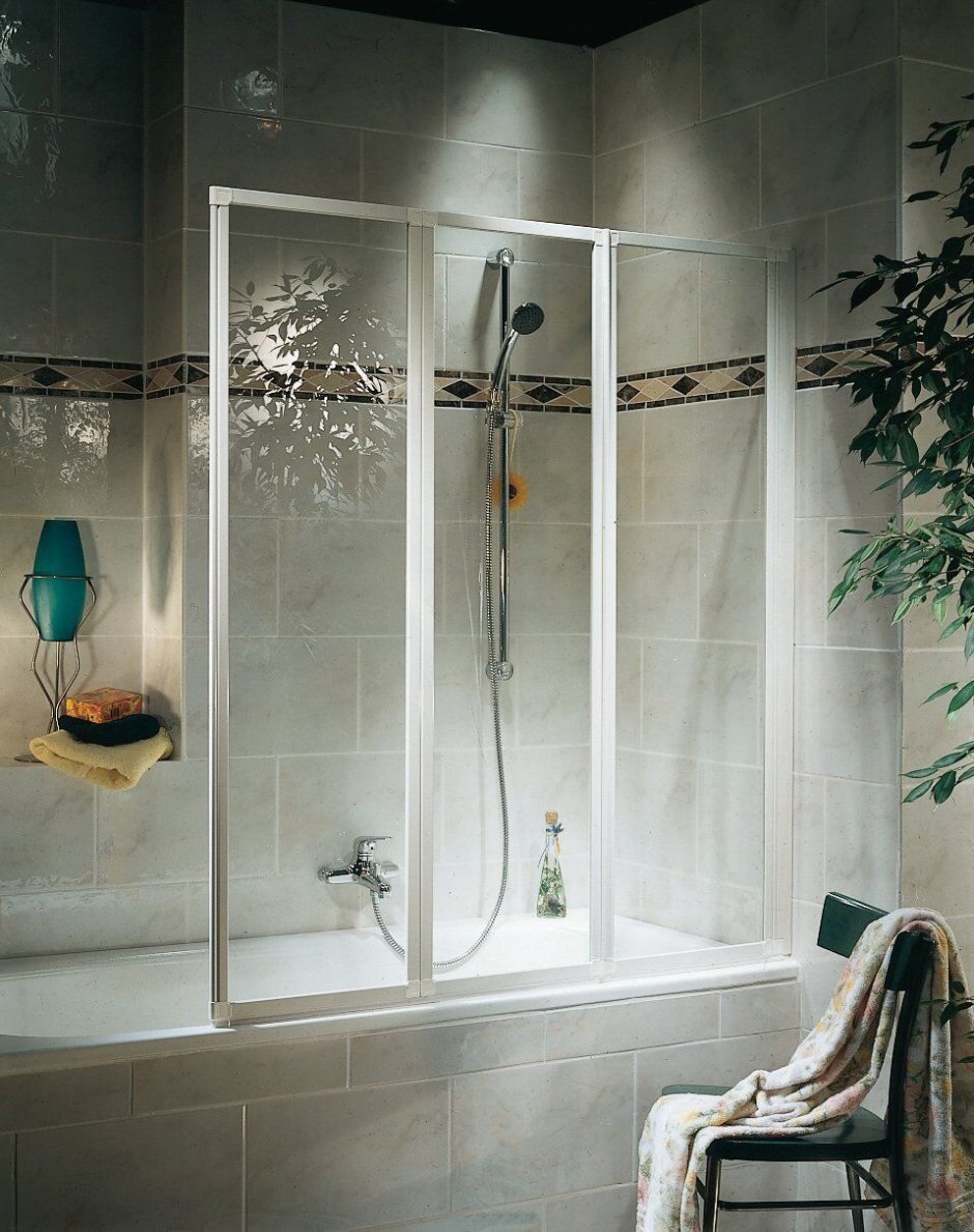 Стеклянные шторы для ванной