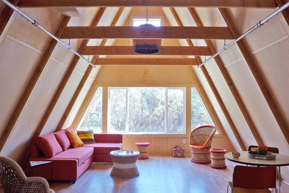Дом шалаш а frame House. Интерьер