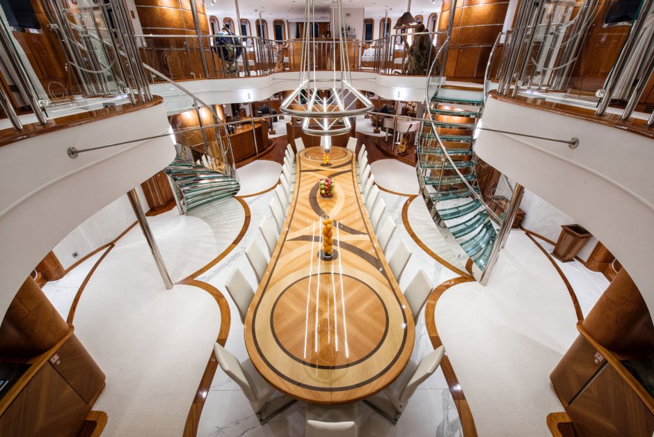 Яхта получила приз в номинации "rebuilt Yachts