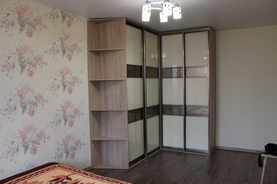 Шкаф купе в угол