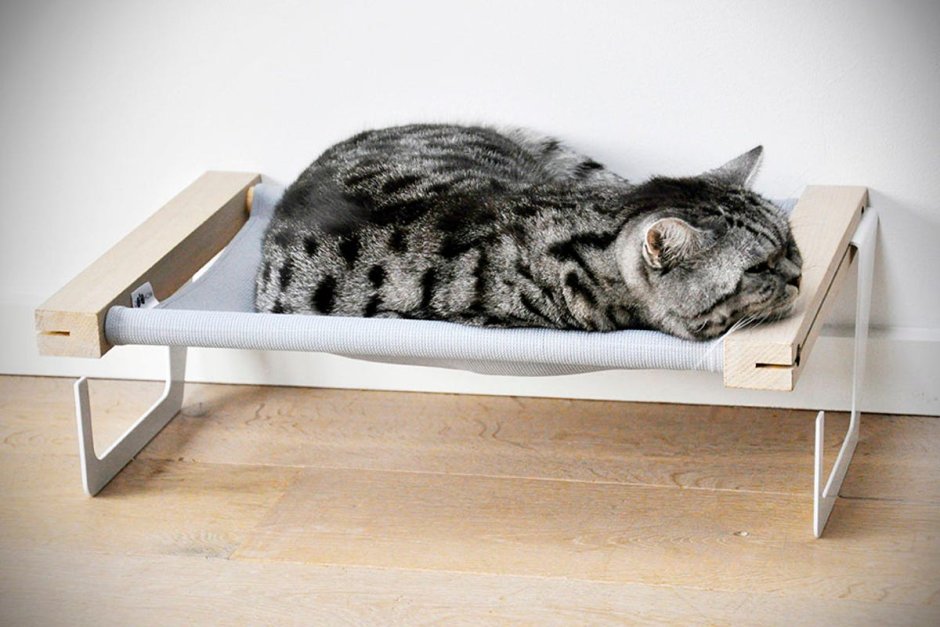 Гамак для кошки на кровать