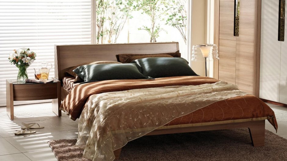 Кровать двуспальная в интерьере