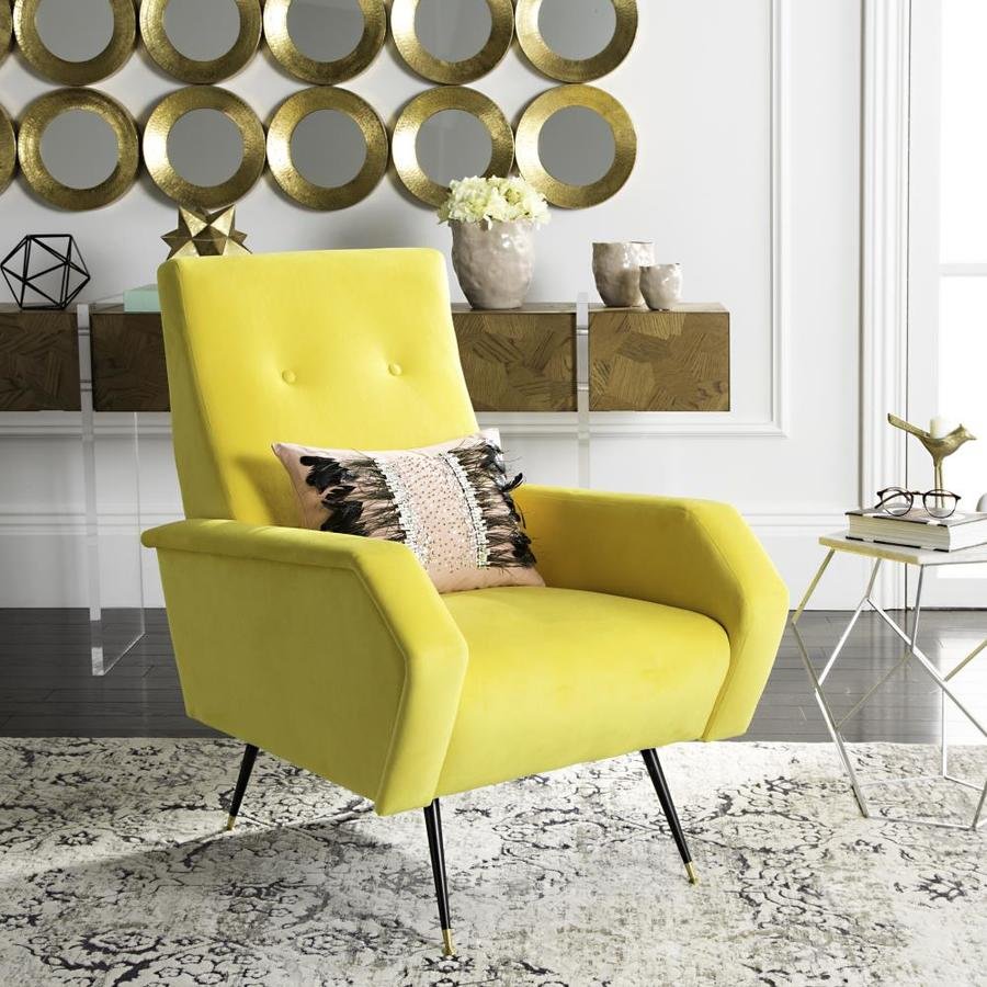 Желтое квадратное кресло в интерьере