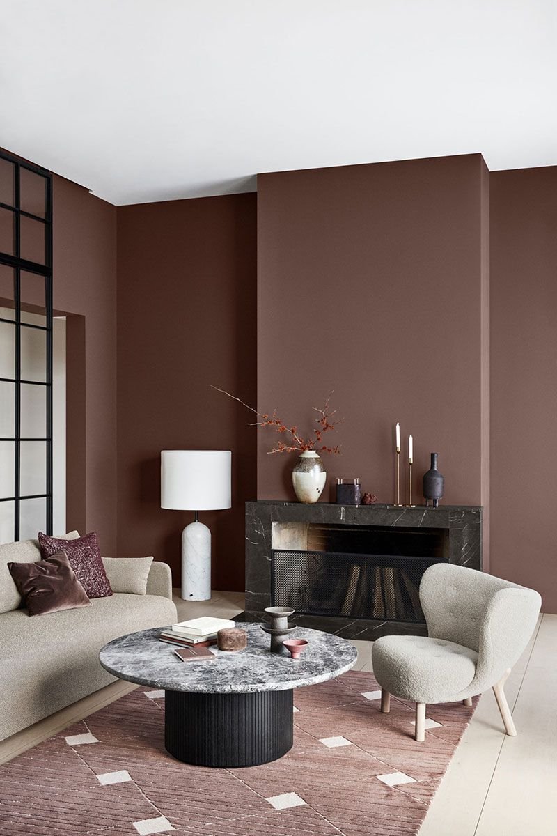 Шоколадный цвет стен в интерьере