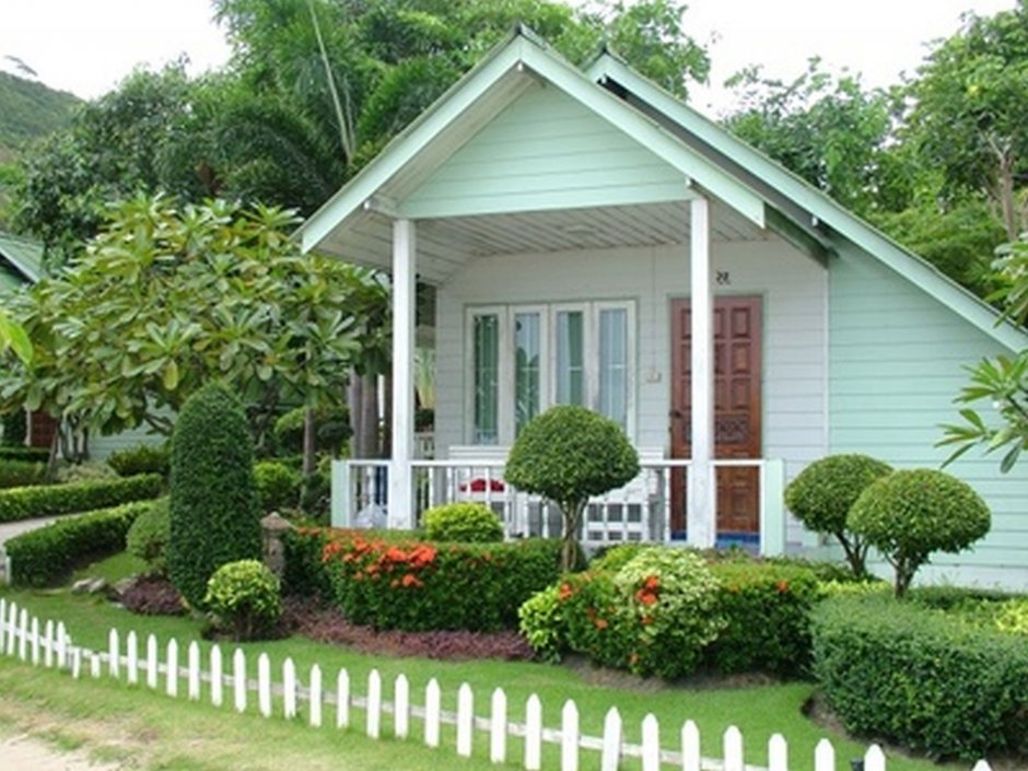 Дачный домик с садом