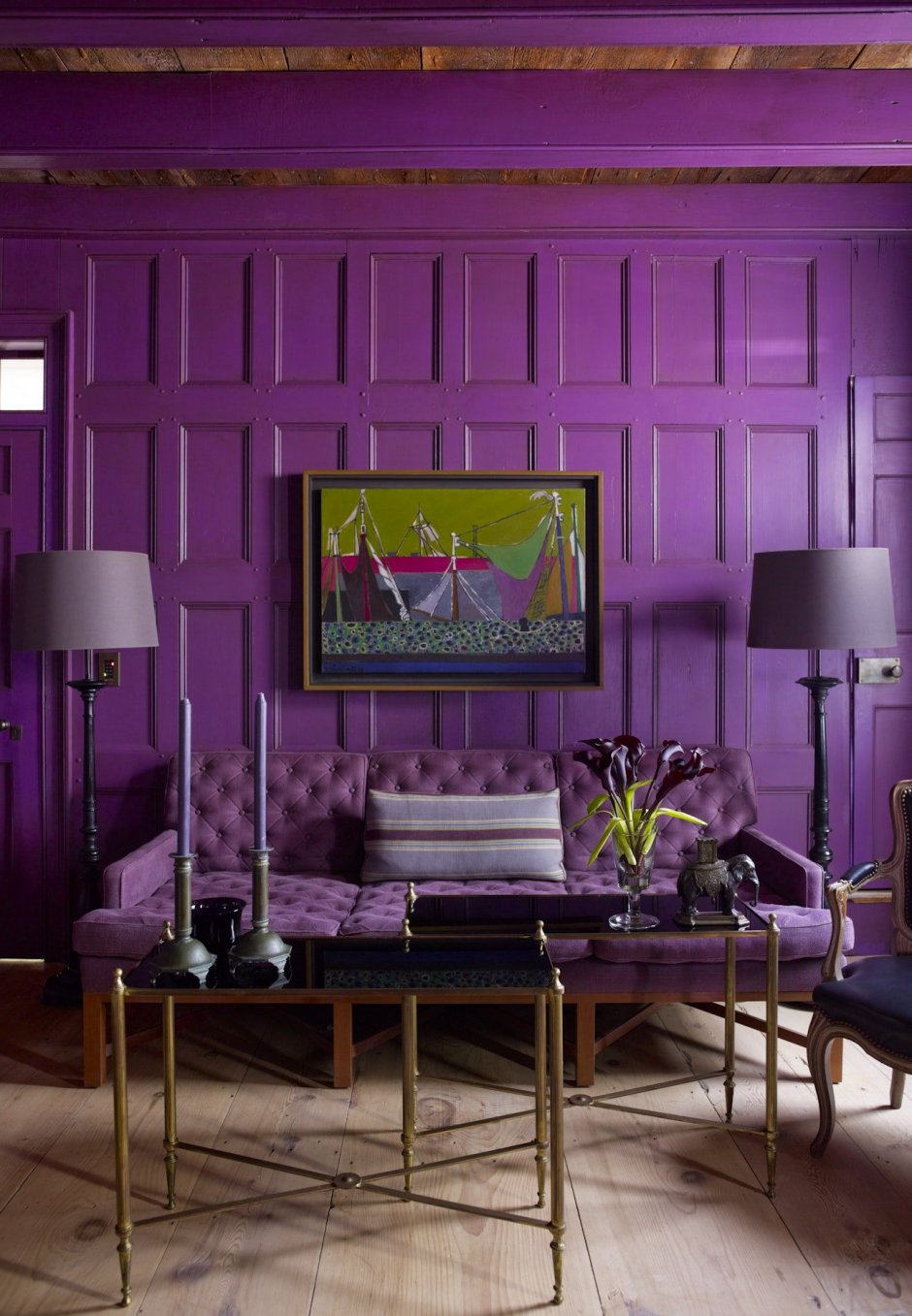 Фиолетовые стены в интерьере
