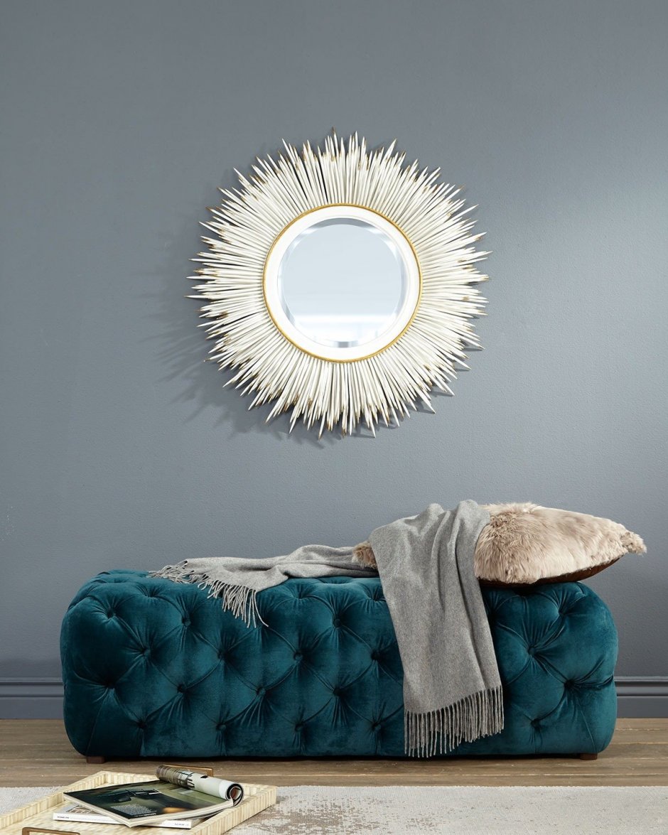 Декоративное зеркало с лучами