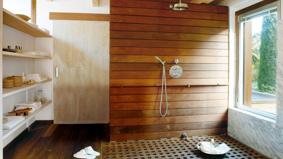 Планкен из лиственницы в интерьере ванной