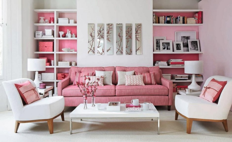 Розовый диван в интерьере (55 фото)