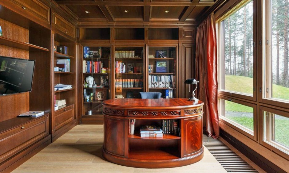 Деревянный кабинет