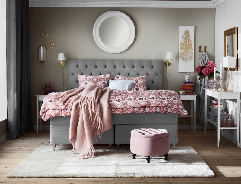 Спальня в розово серых тонах
