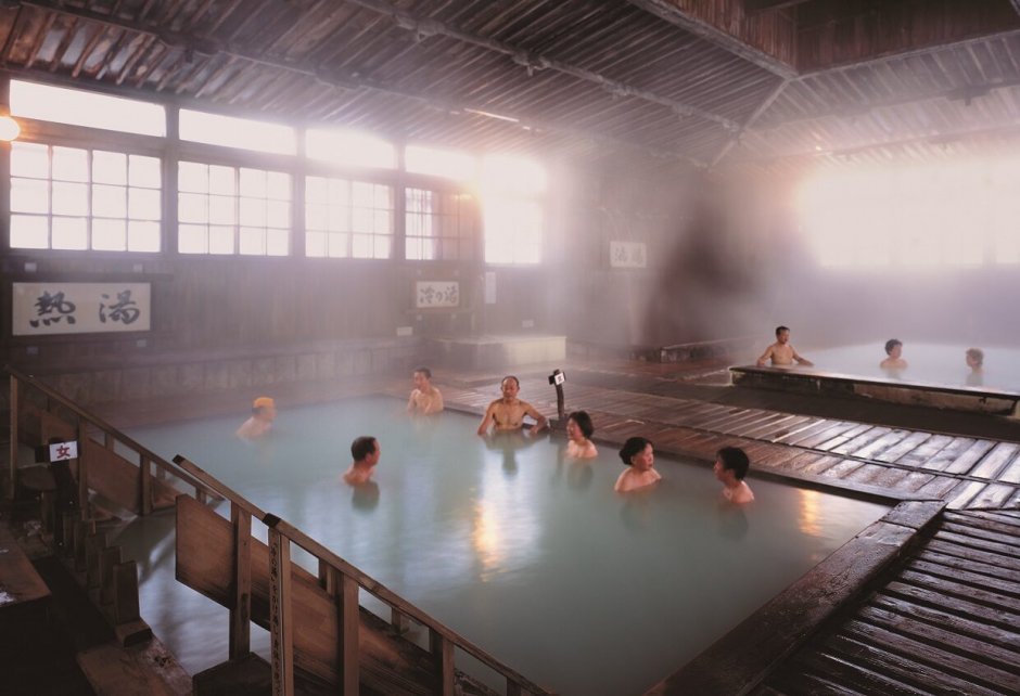 Японская смешанная баня сэнто
