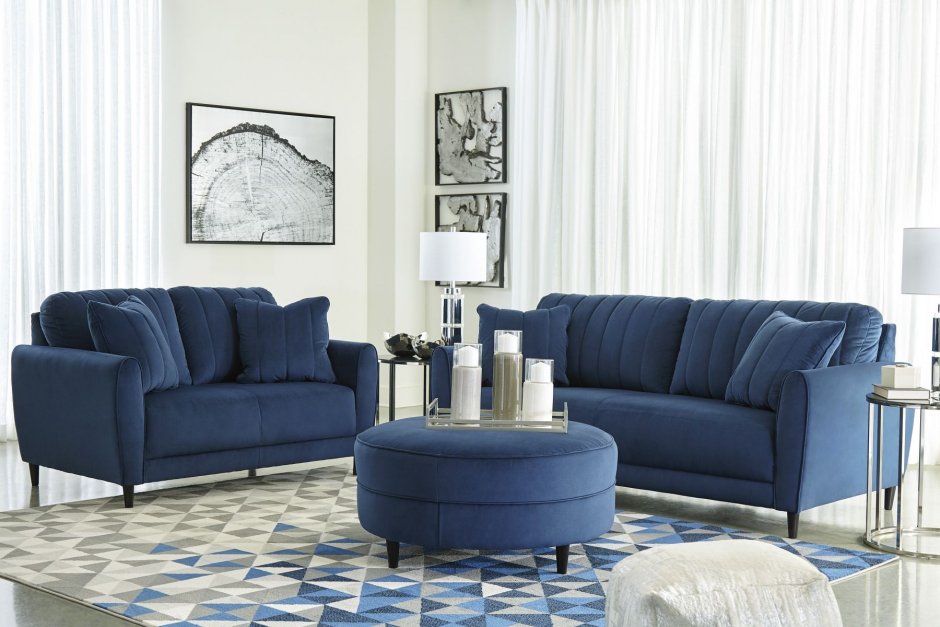 Голубой диван
