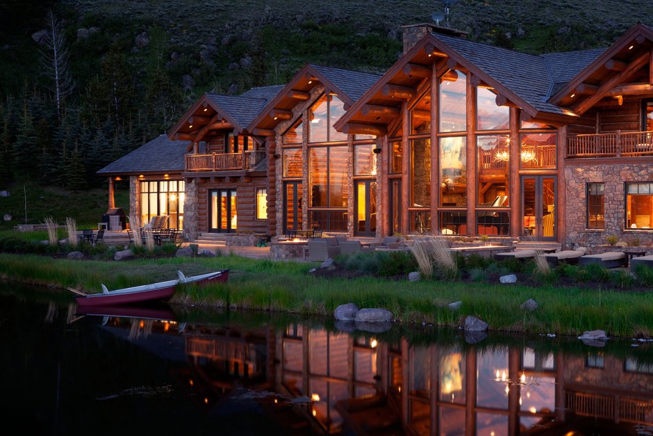 Красивые дома Шале на озере