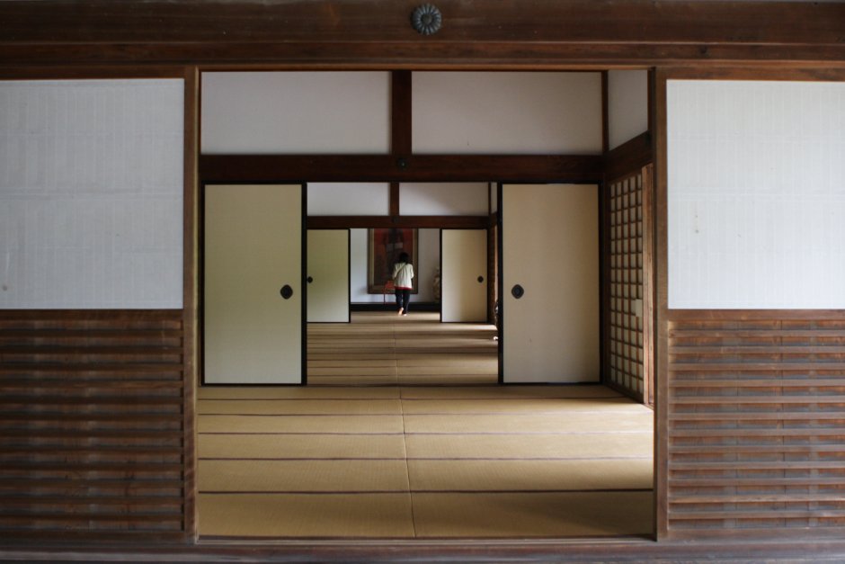 Входная дверь в японском стиле