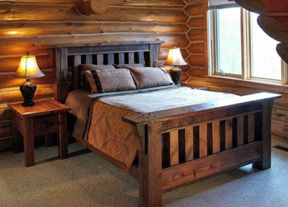 Кровать из дерева в деревенском стиле