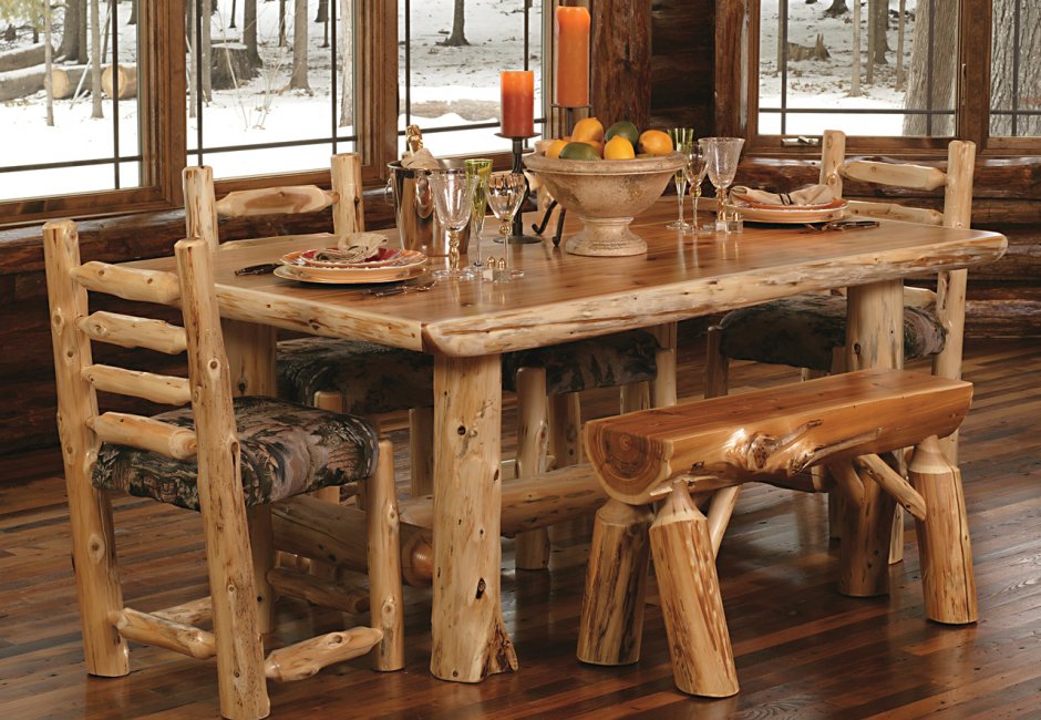 Деревянный стол в деревенском стиле