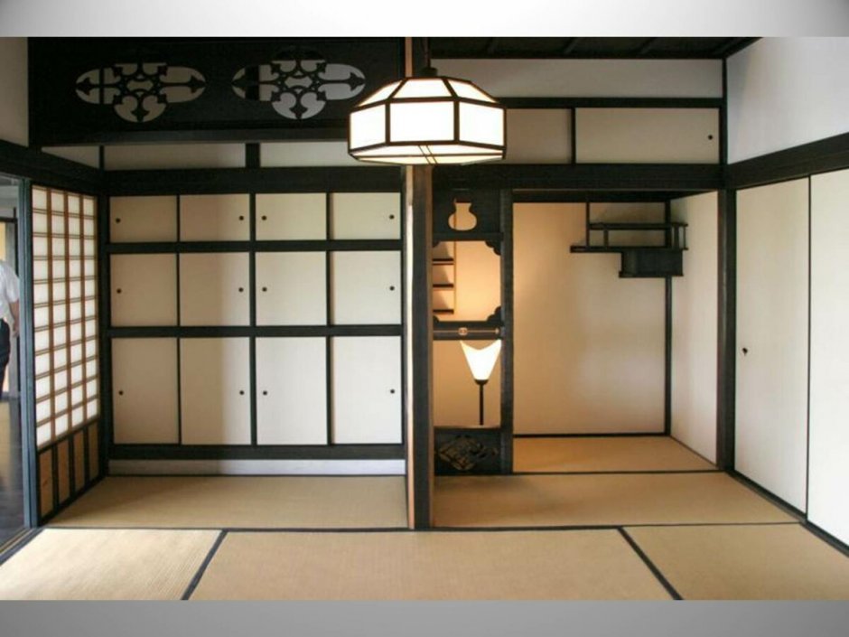 Японский традиционный шкаф