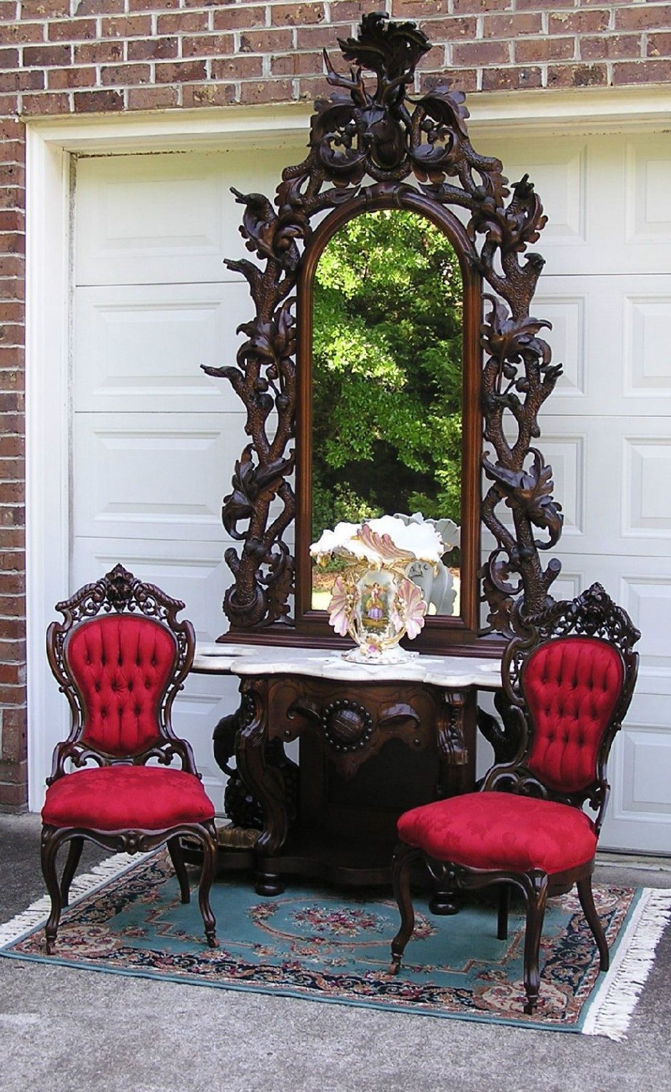 Детали декора мебели в викторианском стиле