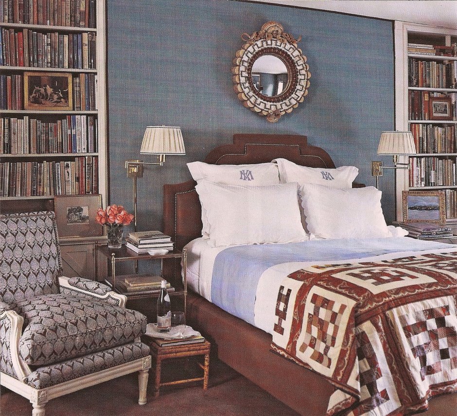 Спальня в голубом и коричневом цвете
