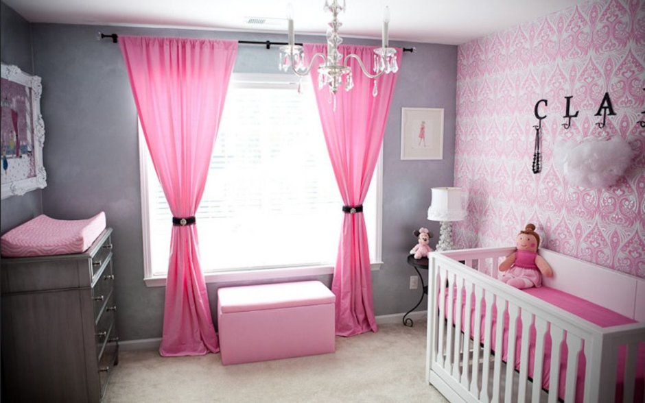 Интерьер детской комнаты в серо розовых тонах