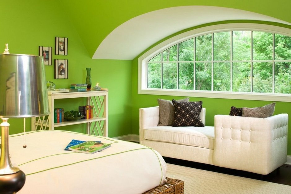 Зеленый цвет в интерьере комнаты