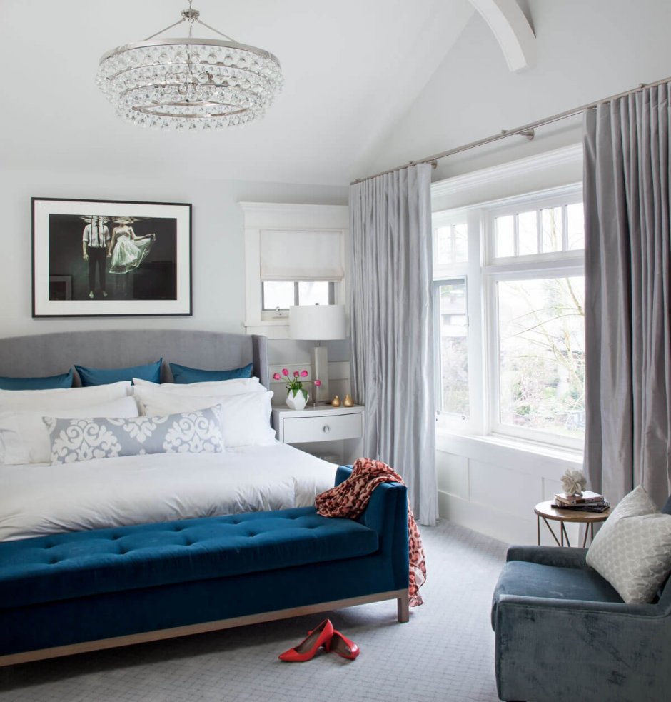 Современная спальня голубая