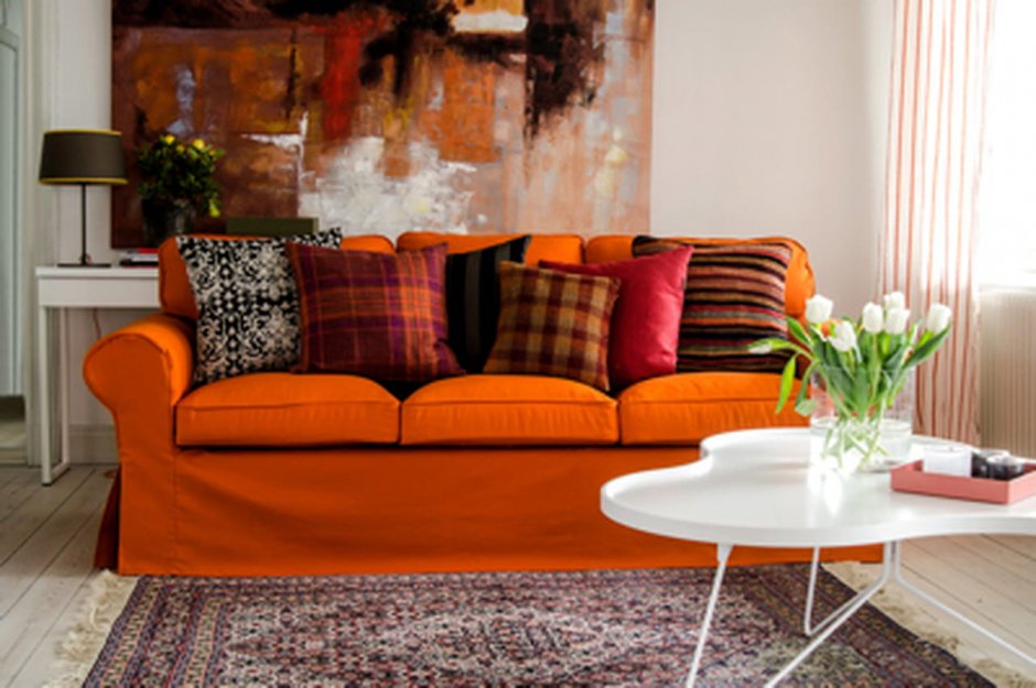 Оранжевый диван для коллажа