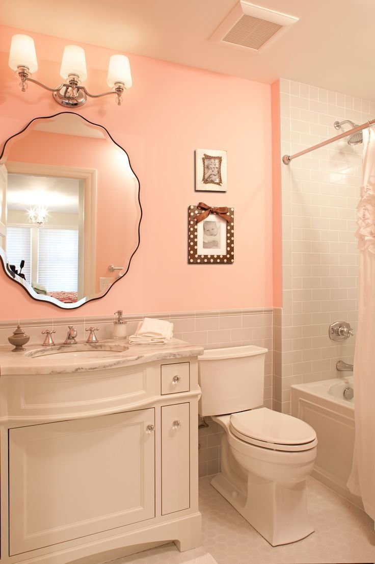 Ванная комната в розовых тонах классика
