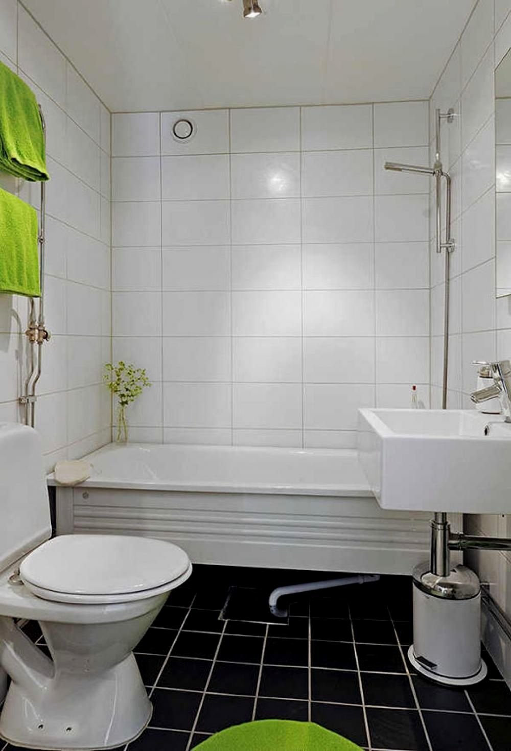 Ванны после 60. Белая ванная комната. Ванна с белой плиткой. Белый кафель в ванной. Бюджетные Ванные комнаты.