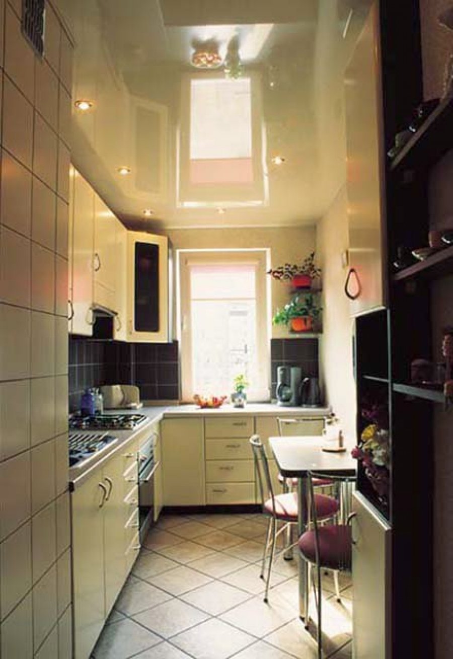 потолок маленькой кухни фото