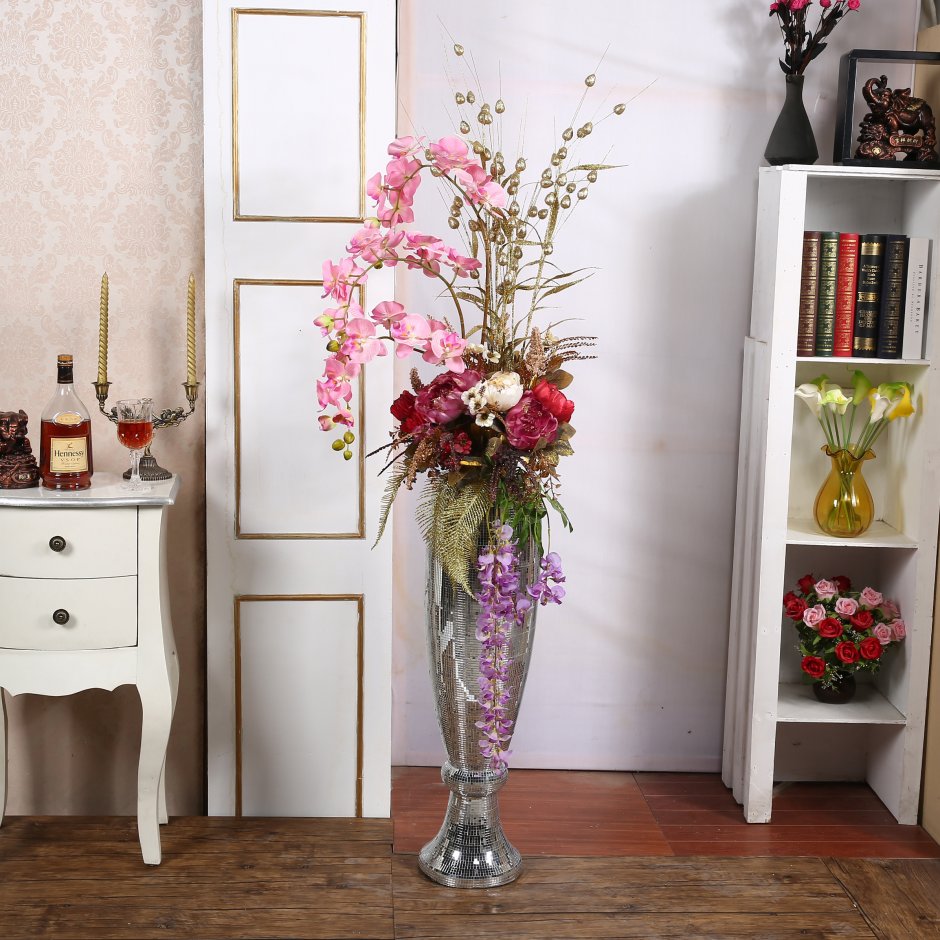 Цветы для напольной вазы в спальне