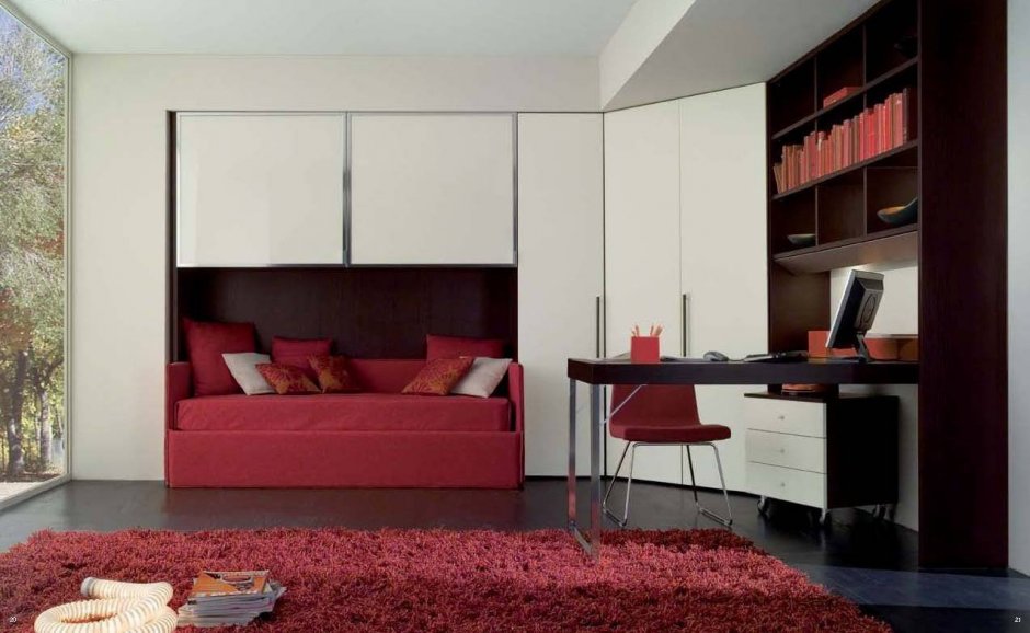 Спальня с диваном и встроенным шкафом
