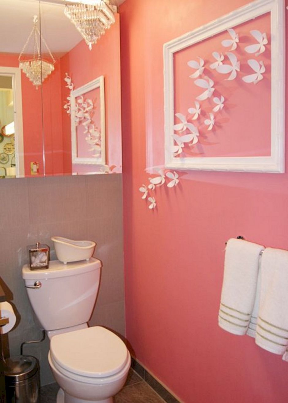 Коралловый цвет в интерьере ванной комнаты