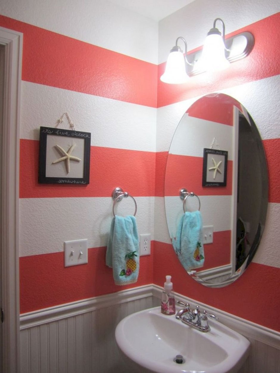 Оригинальная покраска стен в ванной