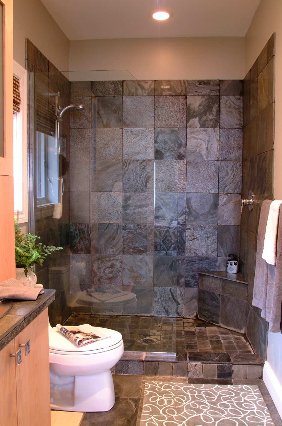 Ванная комната с душевой кабиной отделка камнем