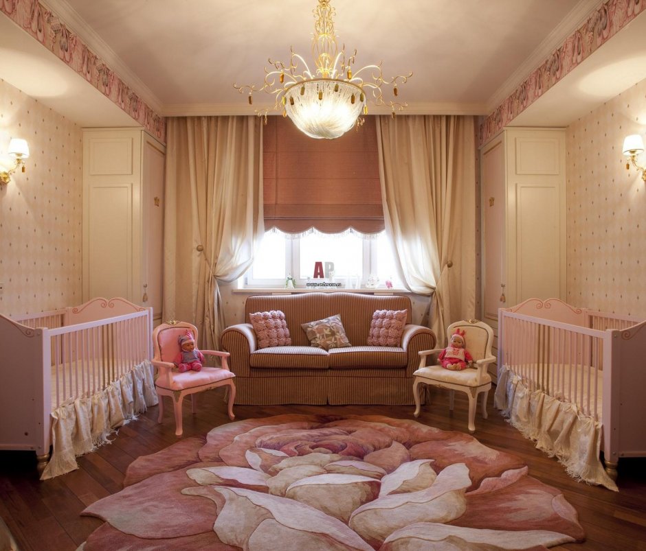 Детская комната для новорожденных в классическом стиле