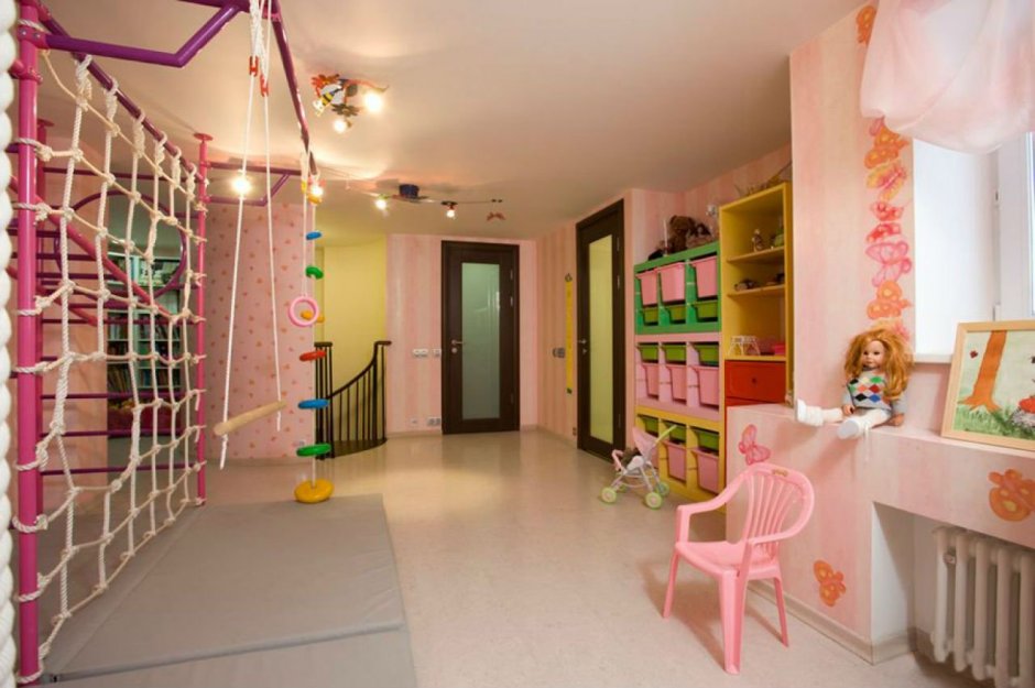 Игровая комната в доме для девочек