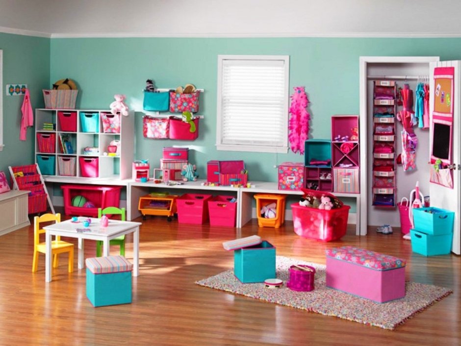 Детская комната с игрушками
