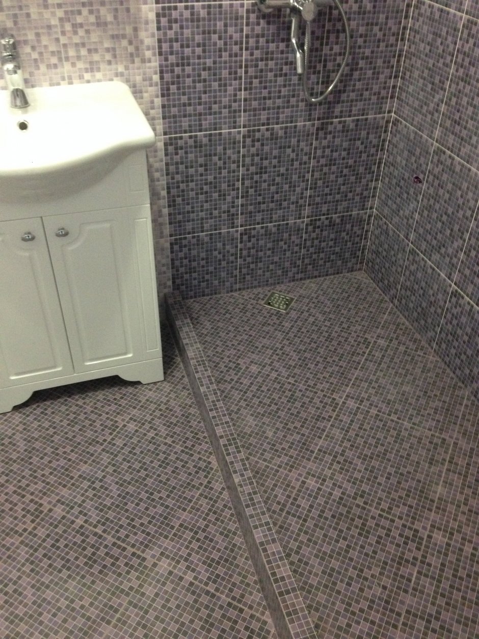 Ванная комната со сливом в полу