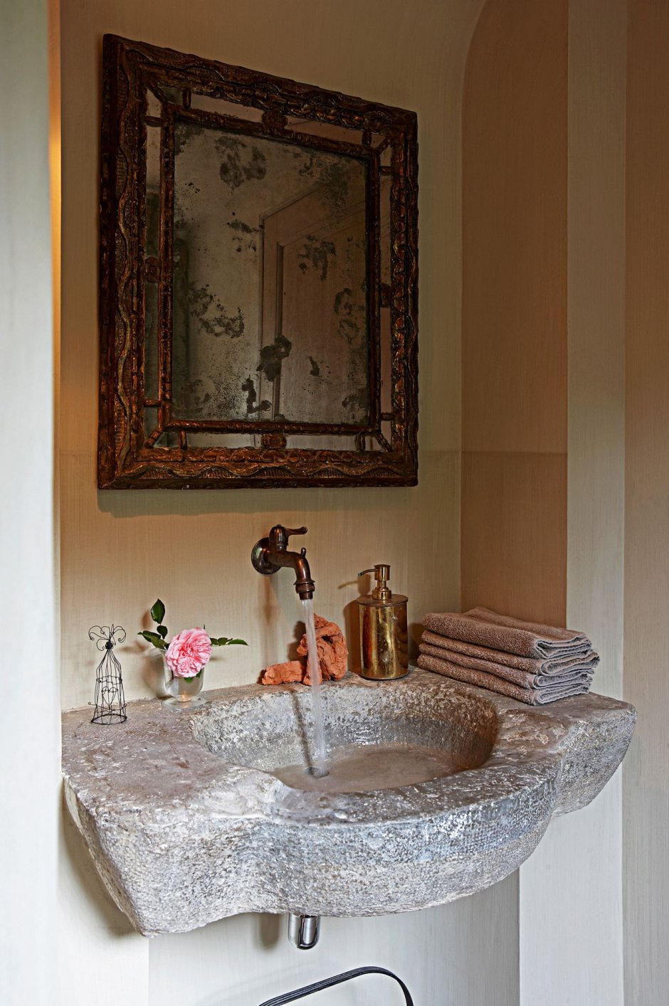 Декорирование раковины в ванной