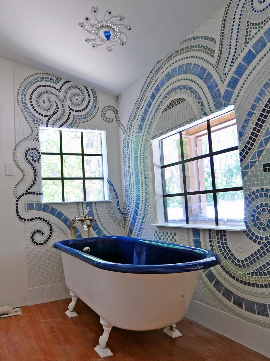 Необычная плитка в интерьерах ванных комнат (60 фото)