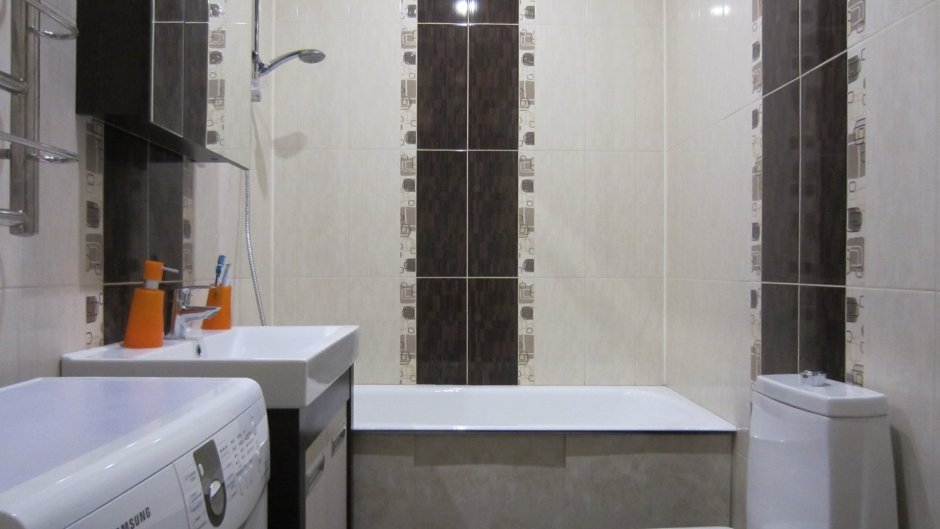 Вертикальная плитка в ванной комнате