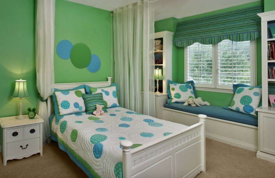 Детская комната в зелено голубых тонах